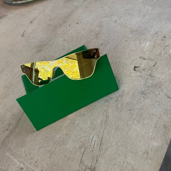 Bottega Veneta Gold Cat-Eye Sunglasses – Worn Once, Authentic, Box & Cards - Picture 3 of 8